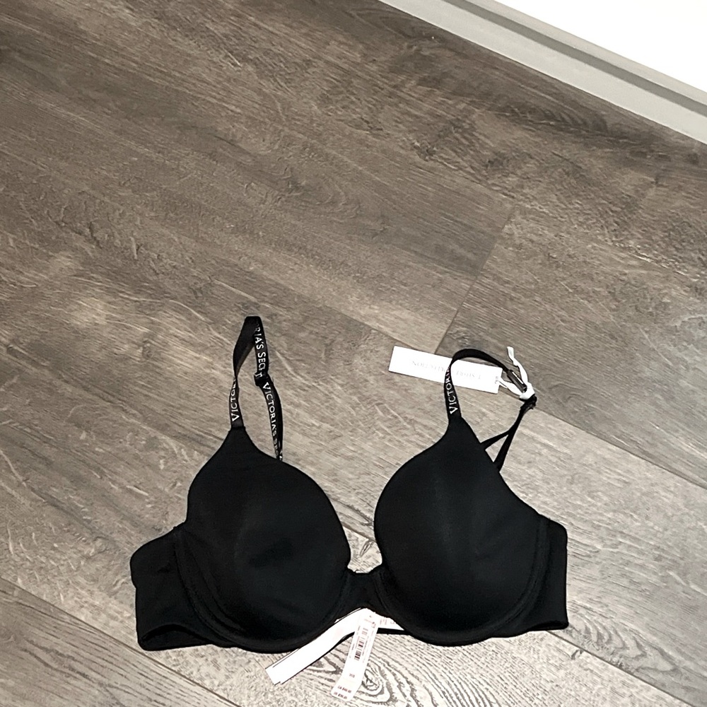 Victoria's Secret Black T-Shirt Lightly Lined Wireless Bra NWT * 36B